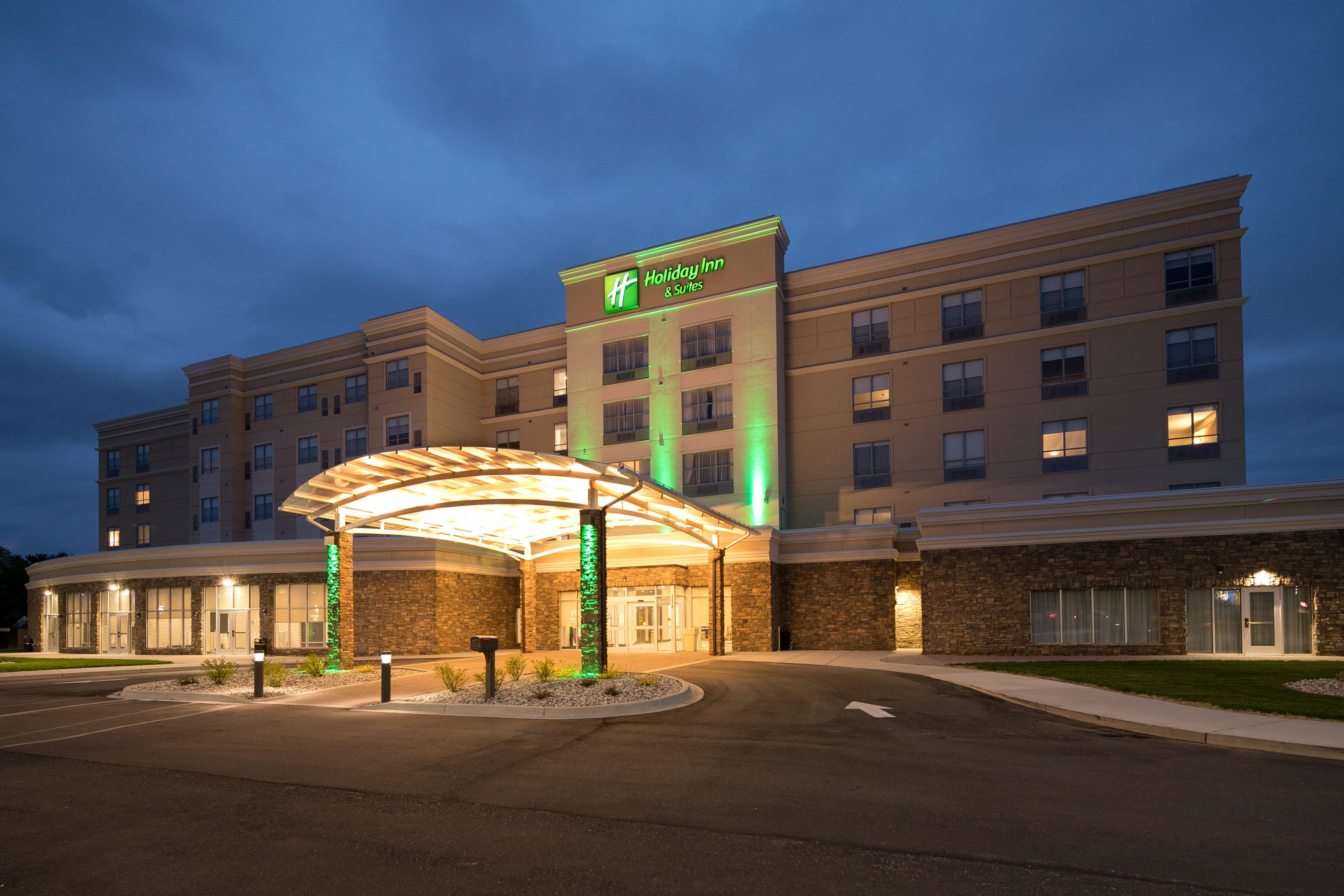Holiday Inn Hotel & Suites - Mount Pleasant By Ihg Экстерьер фото