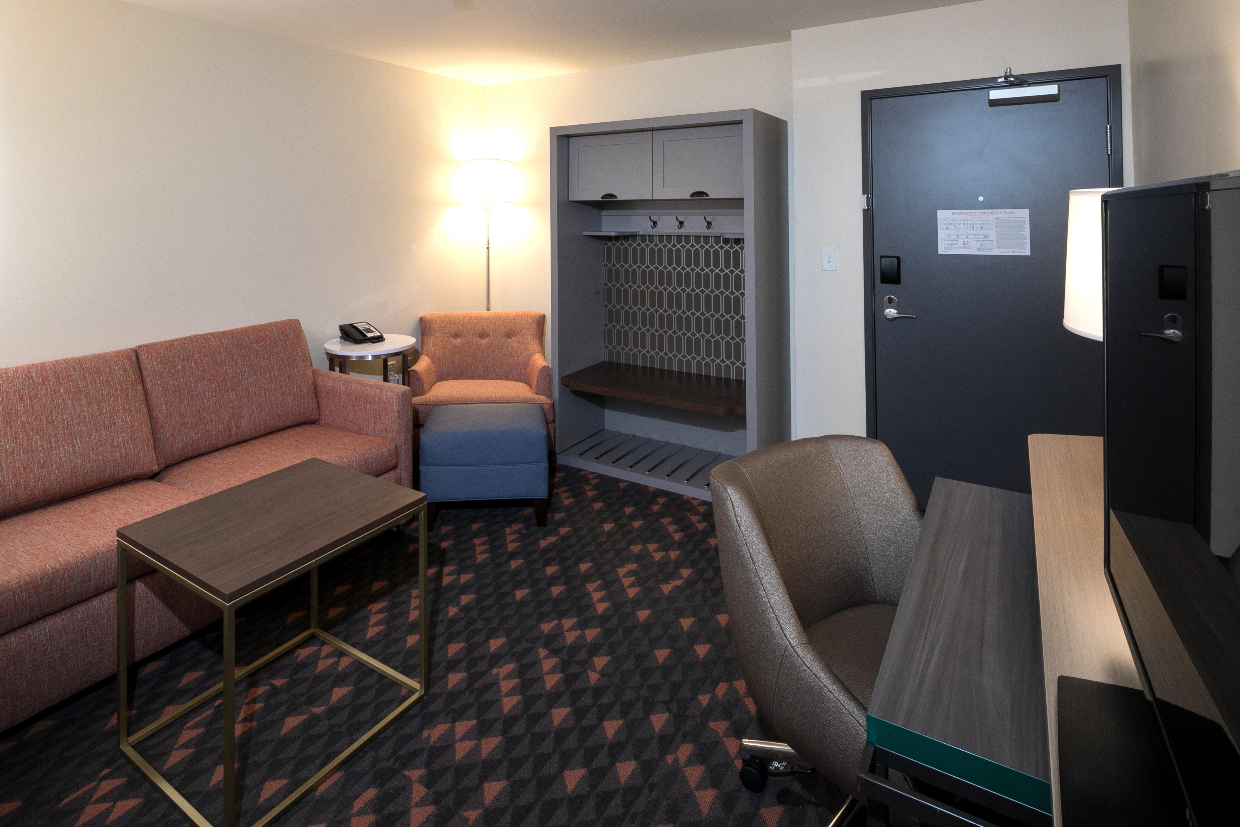 Holiday Inn Hotel & Suites - Mount Pleasant By Ihg Экстерьер фото