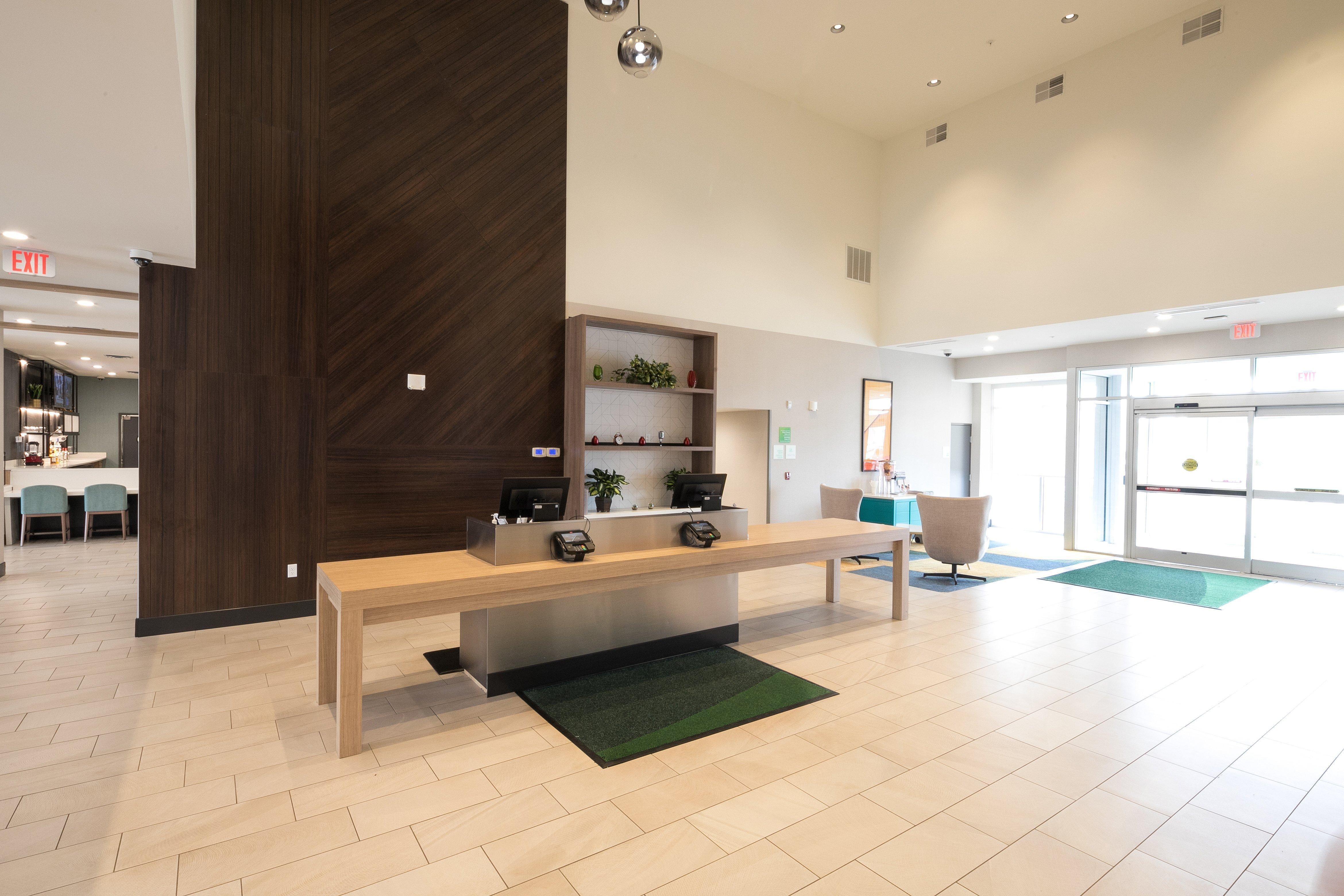 Holiday Inn Hotel & Suites - Mount Pleasant By Ihg Экстерьер фото