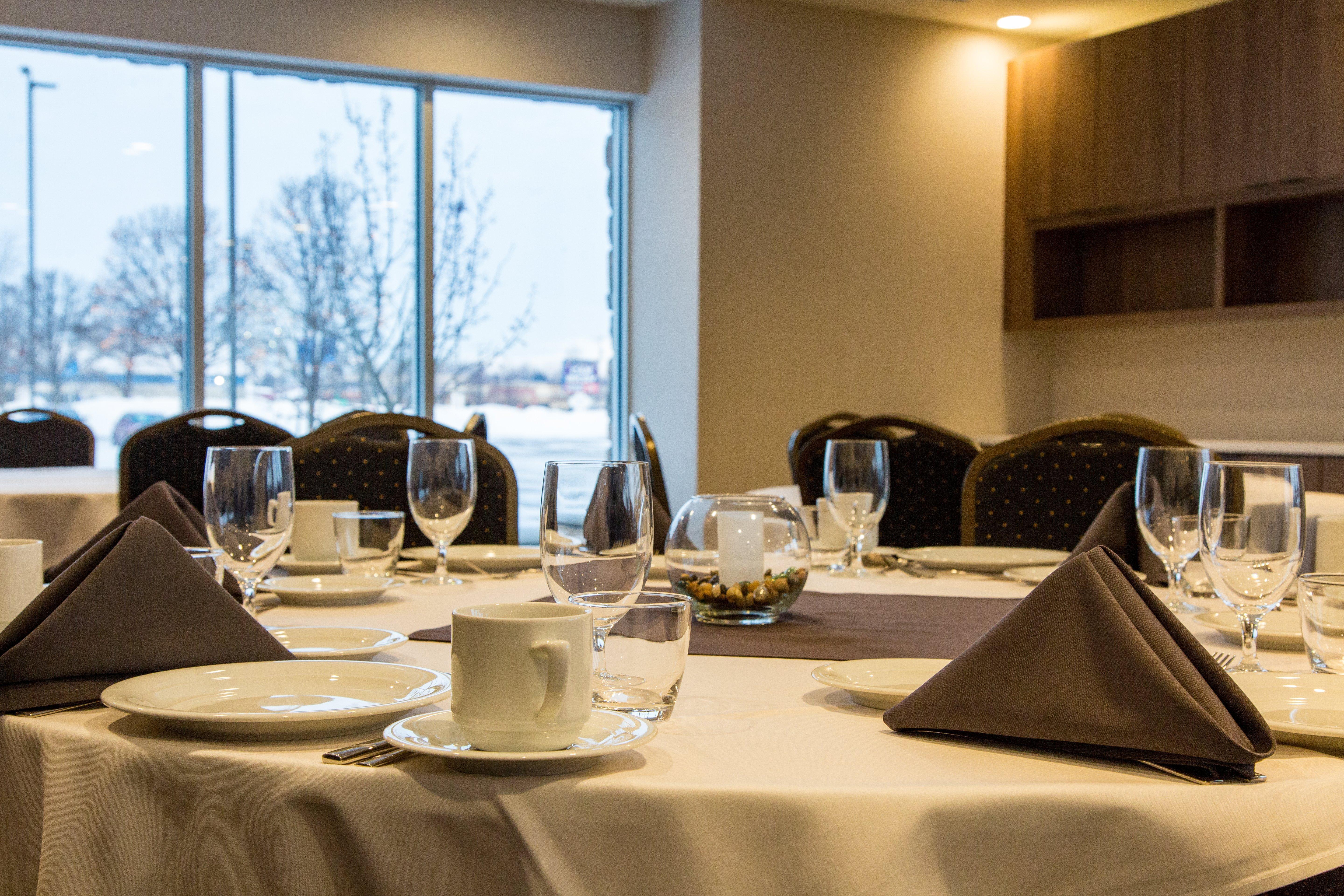 Holiday Inn Hotel & Suites - Mount Pleasant By Ihg Экстерьер фото